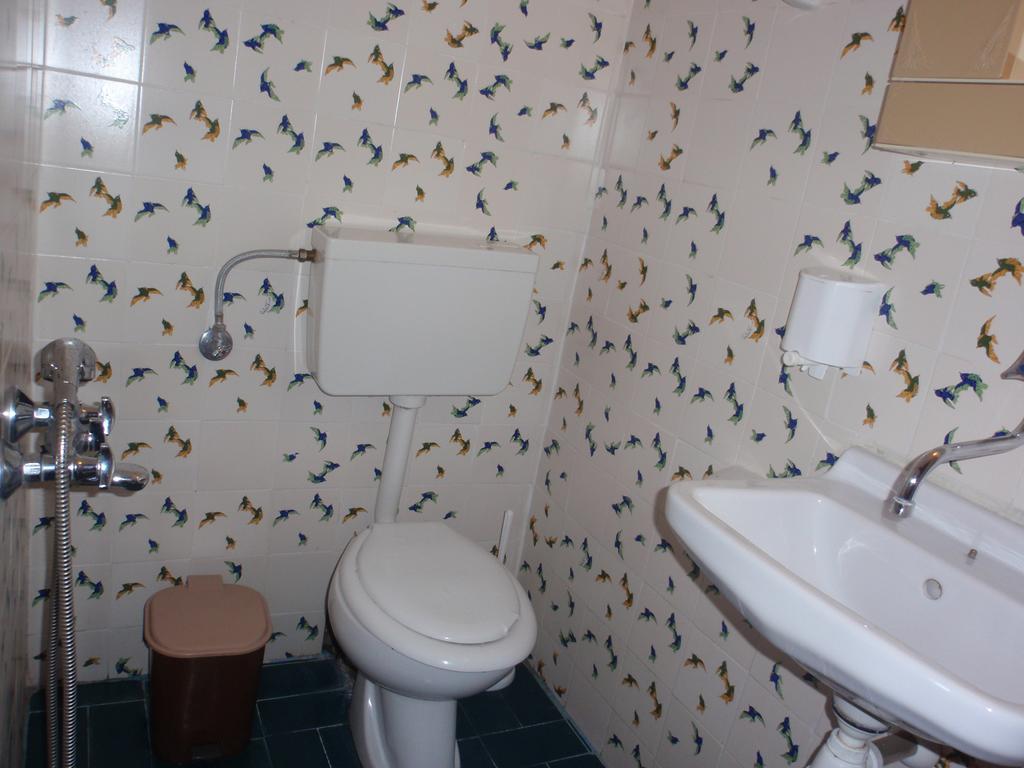 Meraklis Rooms Kariotes エクステリア 写真